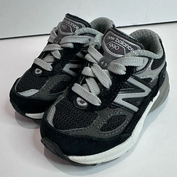 New Balance 990 Kids' Black and Gray Sneakers - Picture 5 of 6